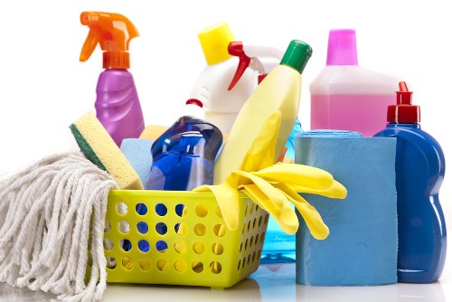 Deep carpet cleaning equipment removing dirt from fibers